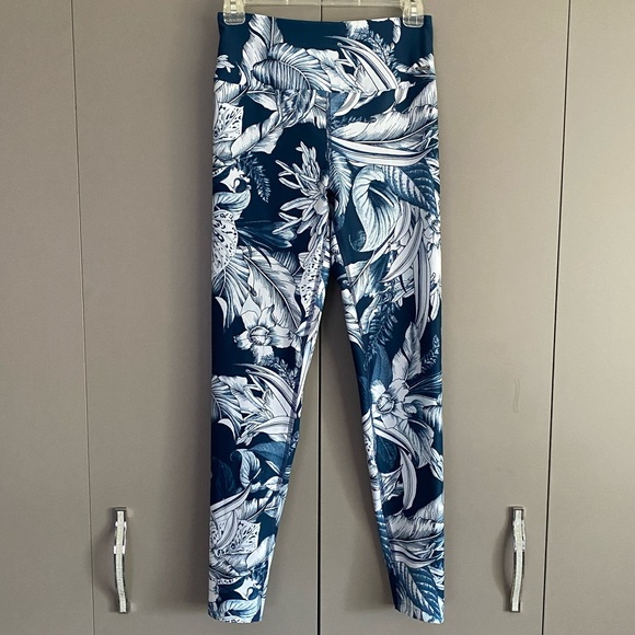 Maaji Women’s High-Waisted Floral Navy Leggings - Picture 3 of 15